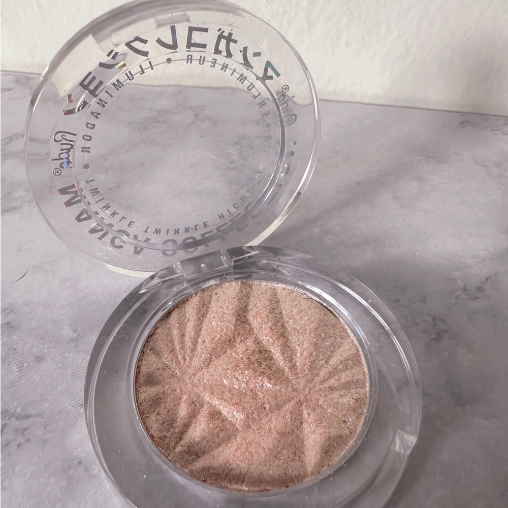 Rude Cosmetics, Manga Collection - ‘Sawa-Chan’s Heart’ highlighter